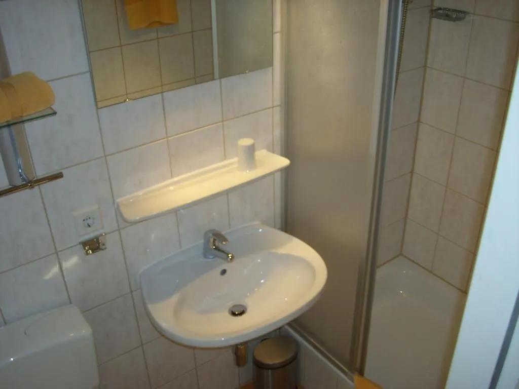 באד טולץ Hotel-Gastehaus Simon בית הארחה באד טולץ